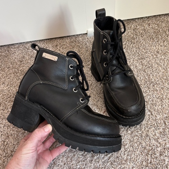 Skechers Shoes - Vintage Y2K Skechers Chunky Platform Leather Ankle Boots Black size 7.5